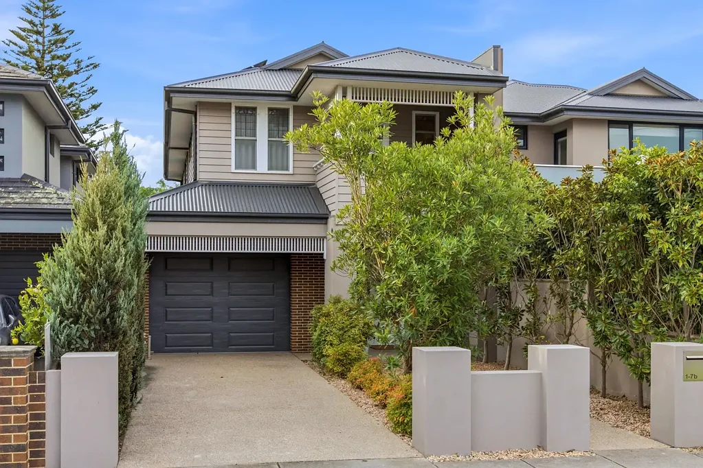 Mentone 4 Slaapkamer Hamptons Chic in Prized School Zone