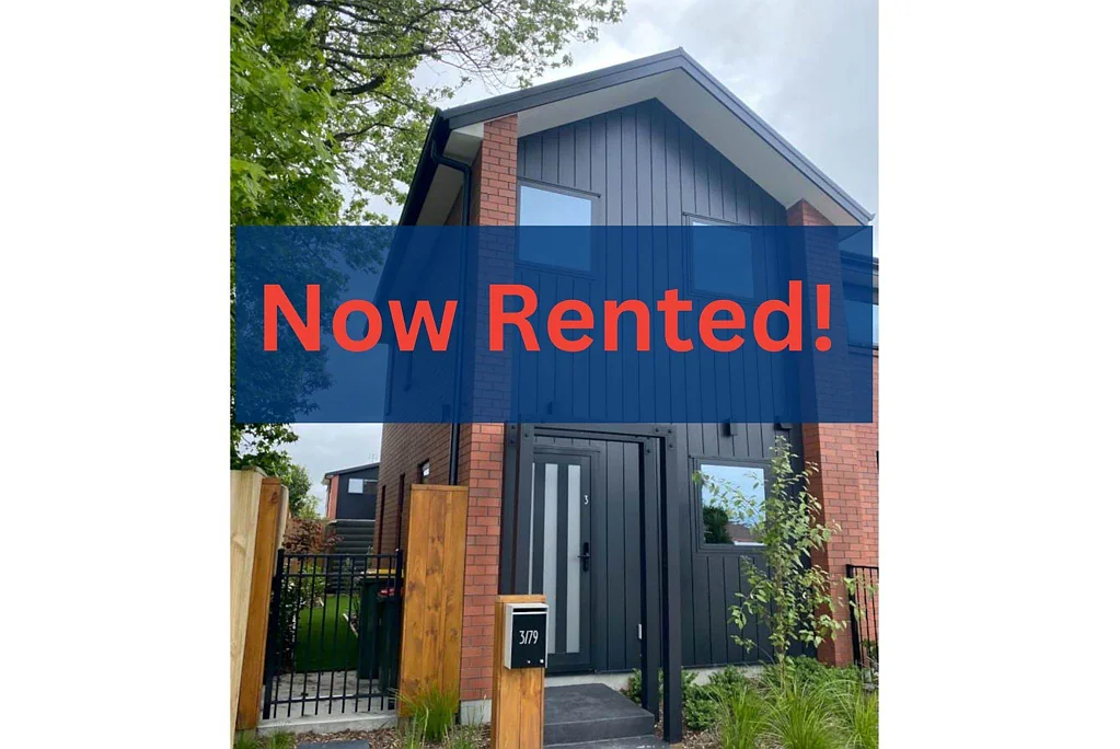 Spacious & Sunny 1 Bedroom!