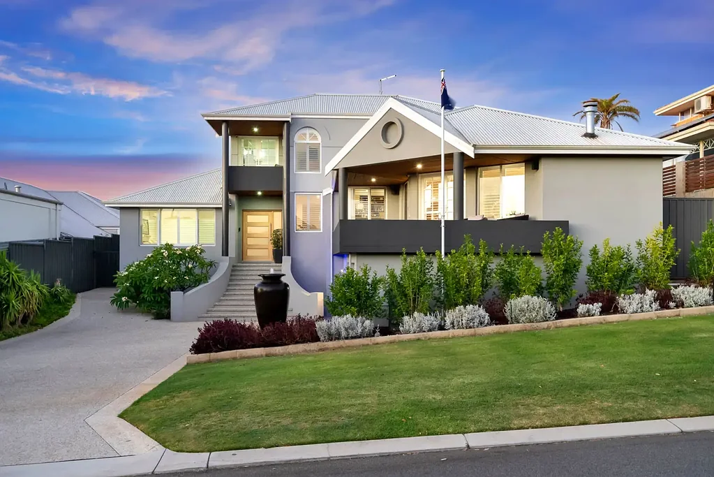 25 Windward Loop, Ocean Reef, WA 6027