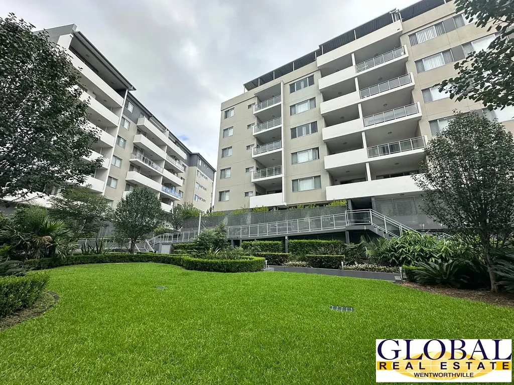 Wentworthville 2房 首次入住新居 开放式生活空间 主卧带独立卫浴 石材台面不锈钢灶具 木地板电梯直达 安全地下车位 Close To School & Shops