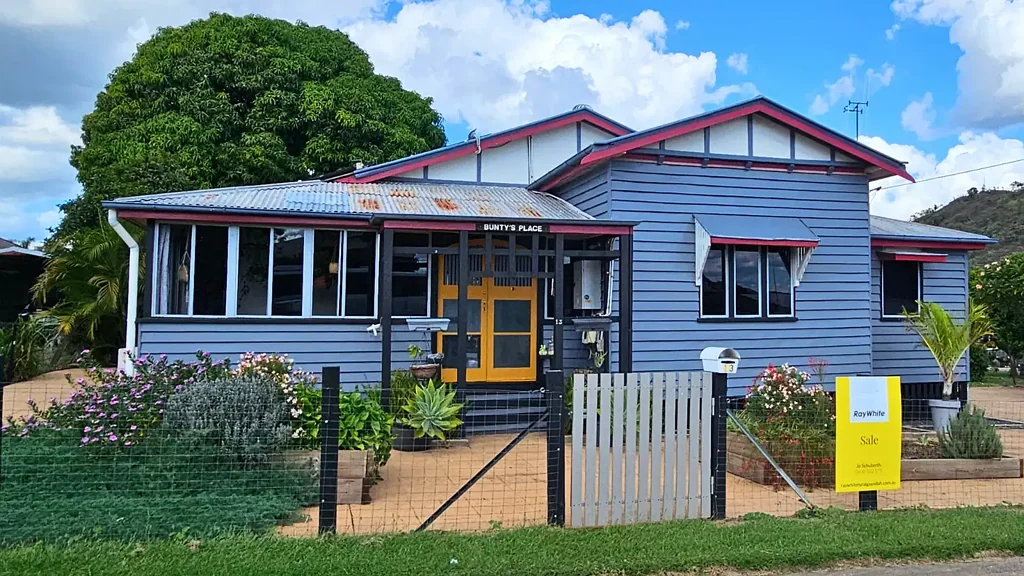 13 Pineapple Street, Gayndah, QLD 4625