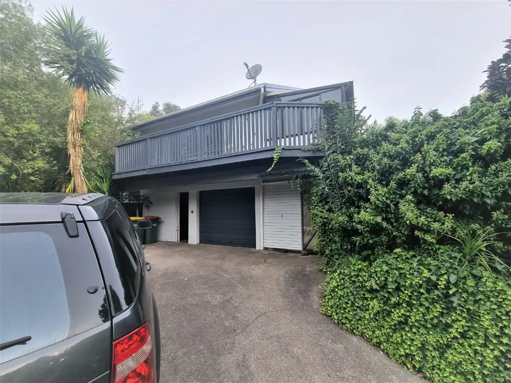 PAPAKURA, 4 BEDROOMS