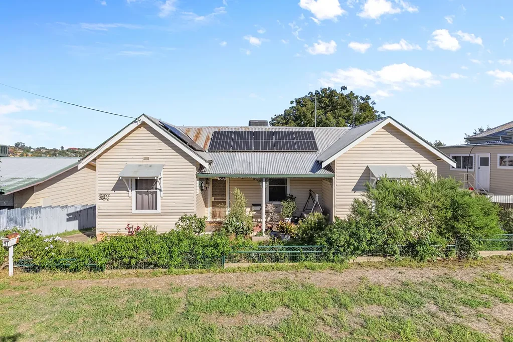 51 Commins Street, Junee, NSW 2663