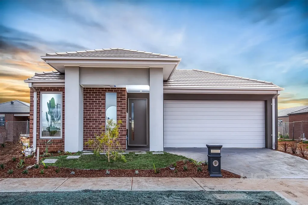 Rockbank 4 Bedroom Park-Facing Family Home in Accolade Estate