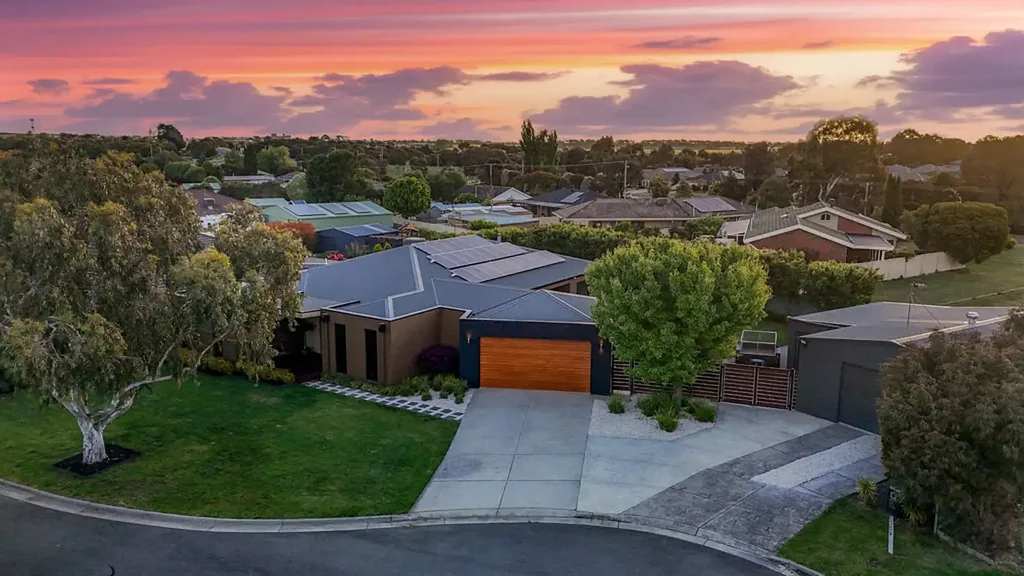 Miners Rest 4Habitaciones Feature-Packed Family Home with Exceptional Shedding