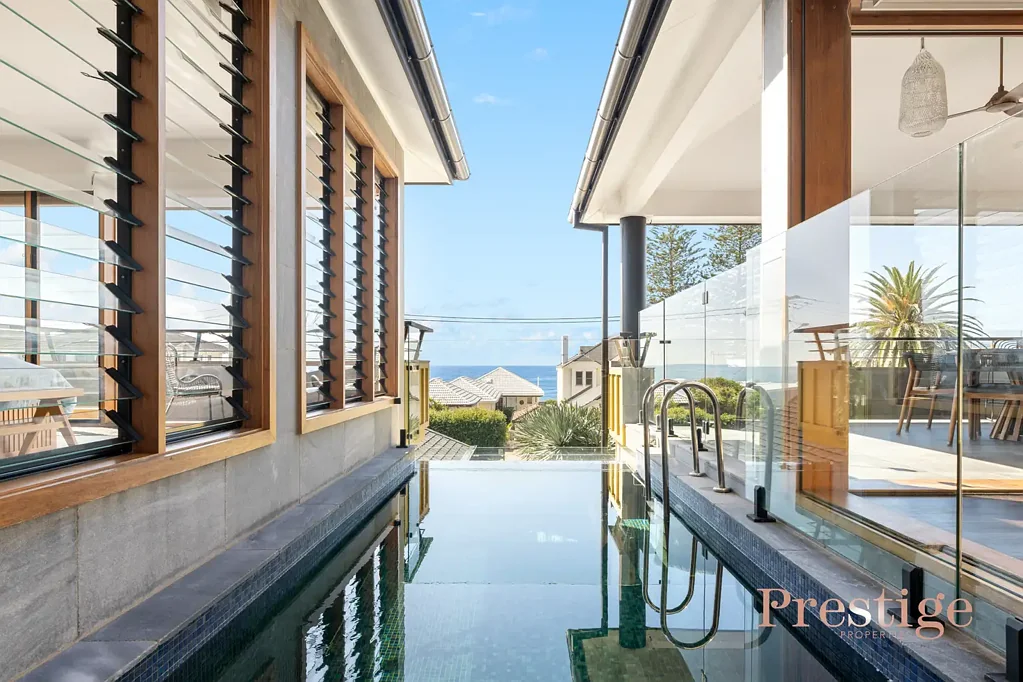 Blue Bay 3Kwarto Architectural Coastal Luxury with Ocean Views, Moments from Blue Bay Beach