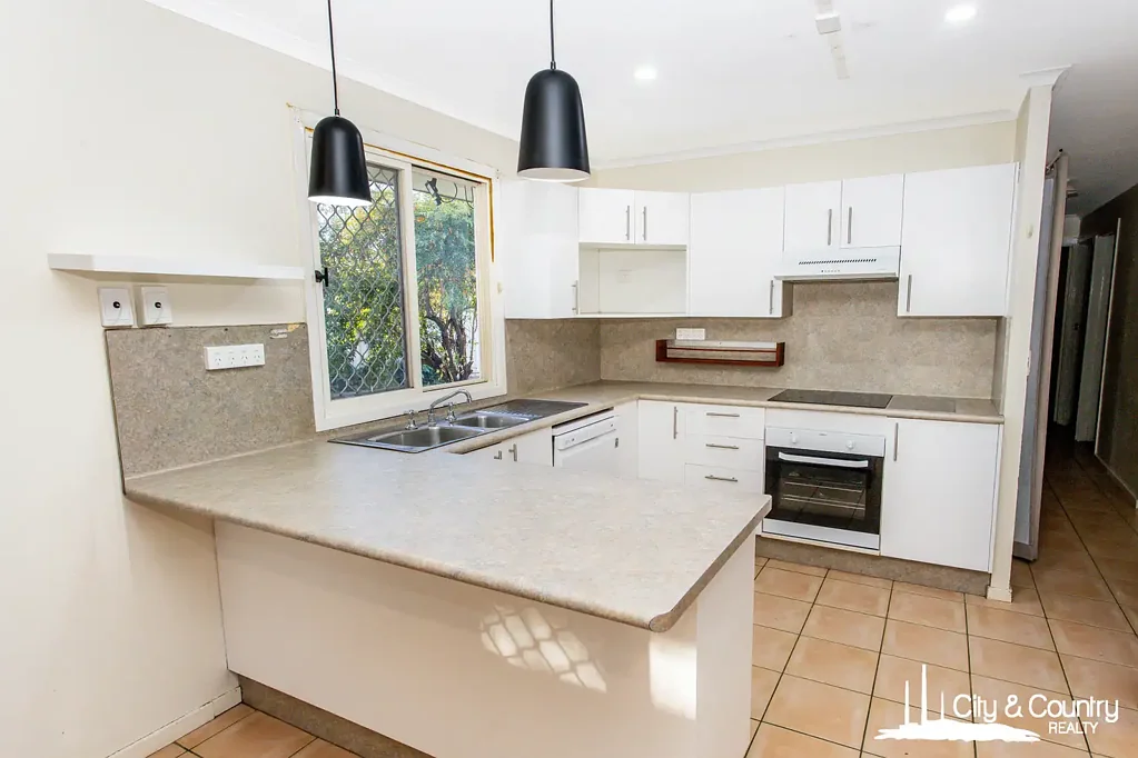 Mount Isa 3房  Private Family Living with No Rear Neighbours