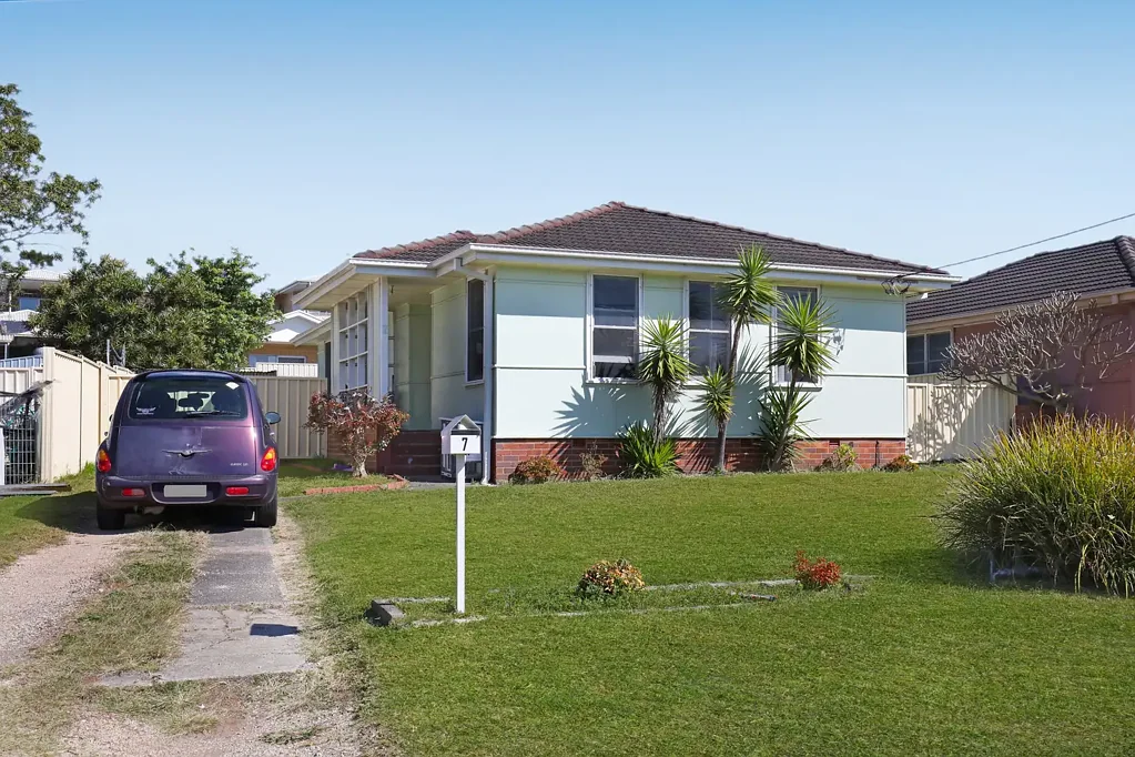 Lake Illawarra 4房  Family Home in a Convenient Lakeside Location