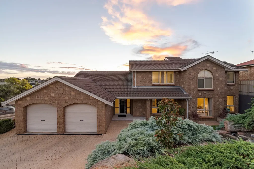 Hallett Cove 4 Bedroom Coastal Lifestyle & Family Comfort Combined