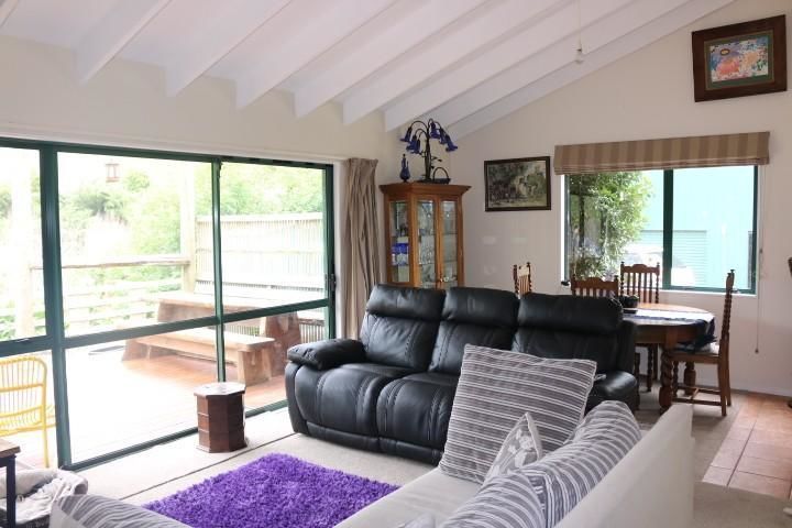 274 Turitea Road, Turitea, Palmerston North, 3 chambres, 2 salles de bain