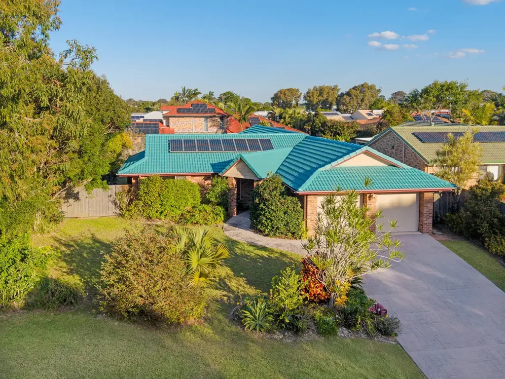 Pelican Waters 4침실 Prime Pelican Waters Location, Corner Setting & Walk to the Water