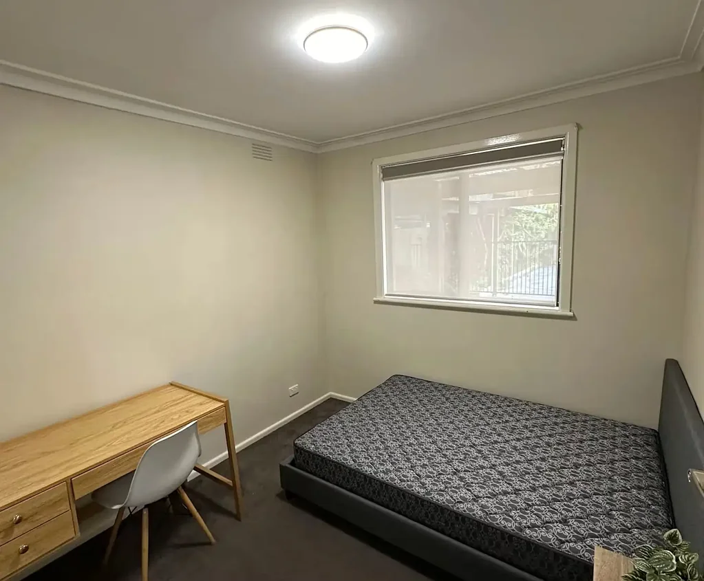 **Comfortable Furnished Room in a Convenient Bayswater Location**
