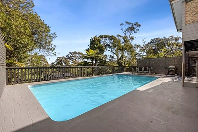 Frenchs Forest 5 Slaapkamer Elevated Family Living with Sweeping Views and Endless Potential