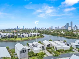 8 Sanctuary Court, Mermaid Waters