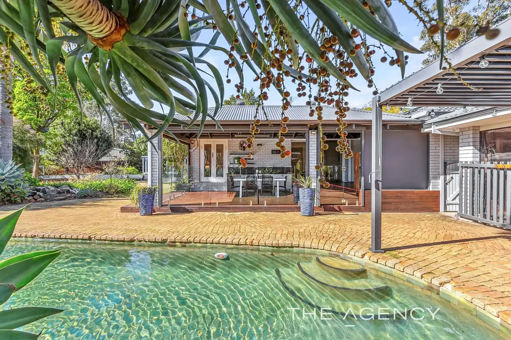 112 Grove Road, Lesmurdie, WA 6076