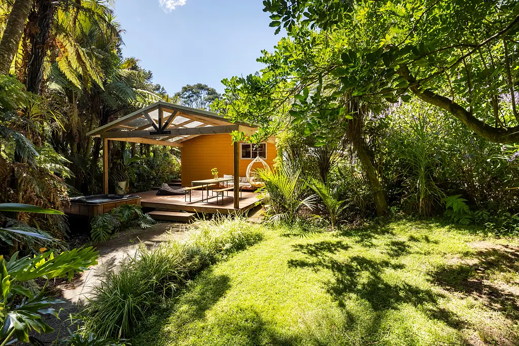 26 Sylvan Valley Avenue, Titirangi, Waitakere City, Auckland