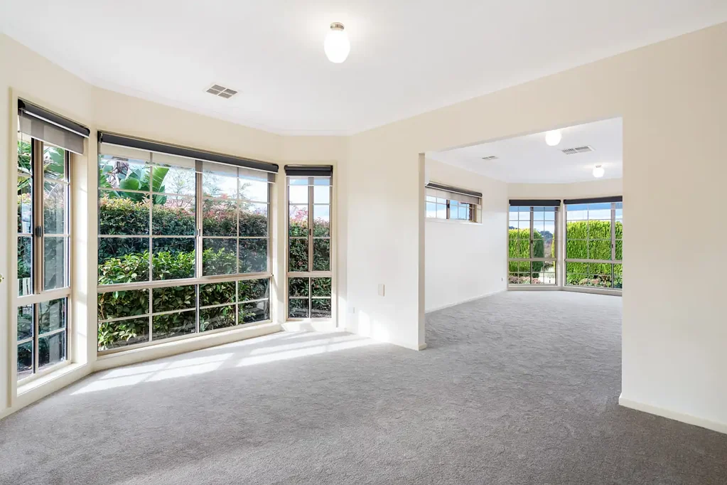 Spacious 5-Bedroom Family Home in Prestigious Cambourne Park