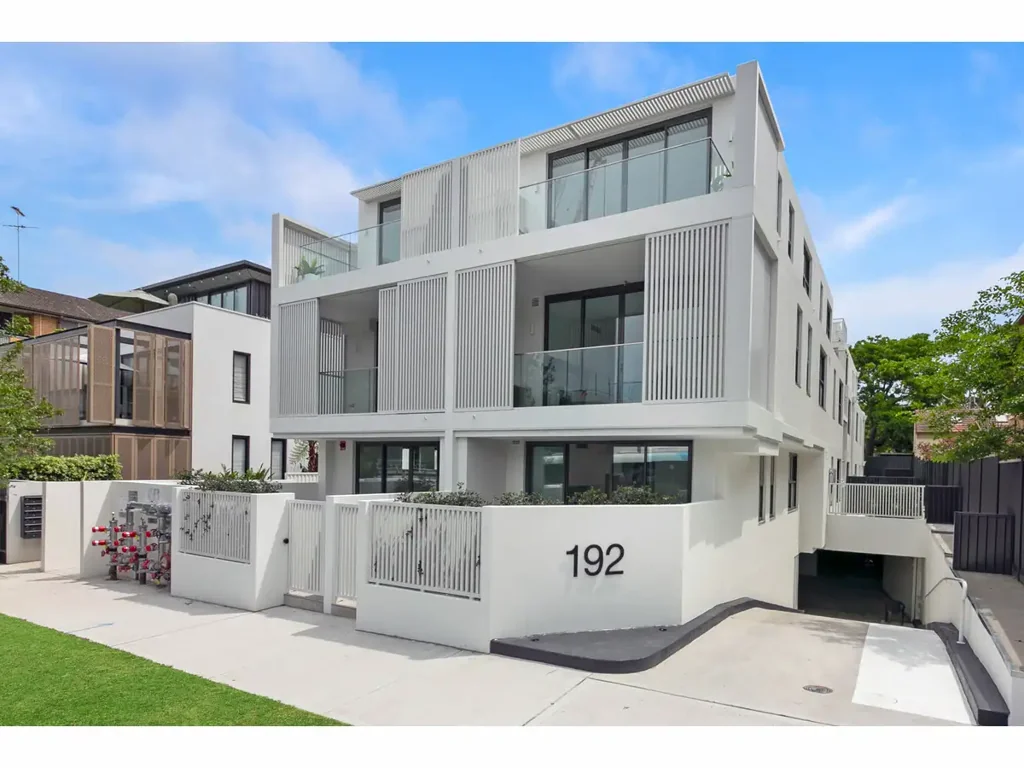 Near New 2-Bedroom Apartment in Desirable Location!!!