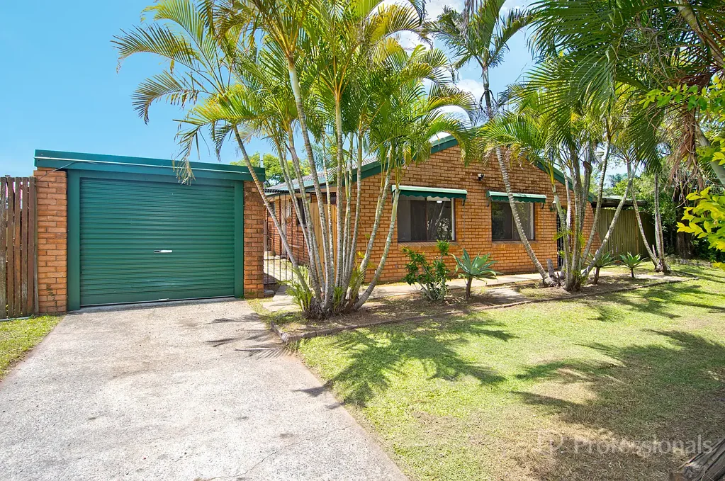 Family home in sought after Mount Warren Park.