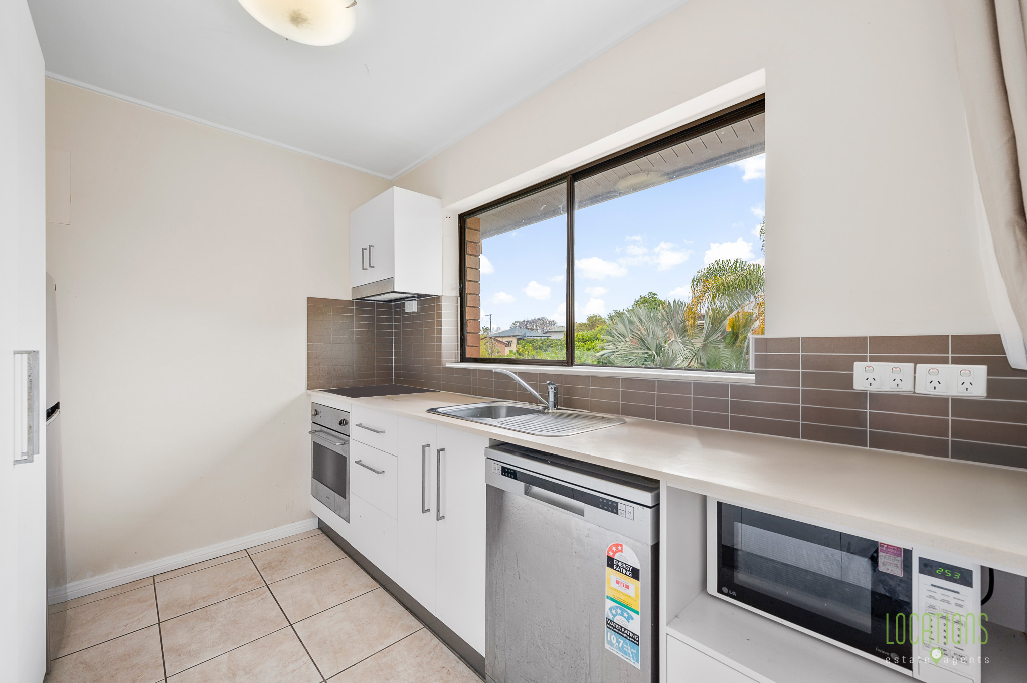 UNIT 9 208-212 OAKA ST, SOUTH GLADSTONE QLD 4680, 0 Schlafzimmer, 0 Badezimmer, Unit