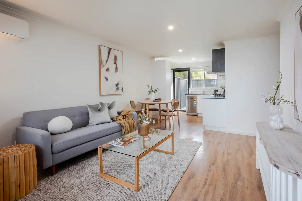 Torrensville 2Phòng ngủ Contemporary Comfort with Private Courtyard Appeal