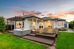 221 Weston Road, Saint Albans