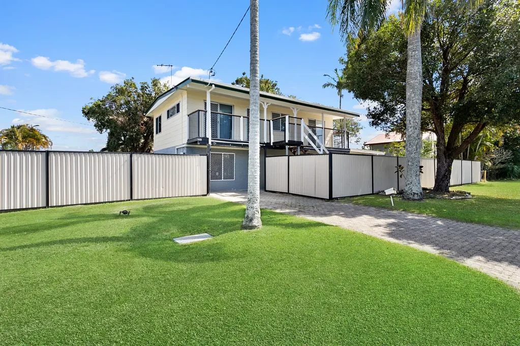 Deception Bay 4 Slaapkamer Coastal Family Living with Dual-Occupancy Potential