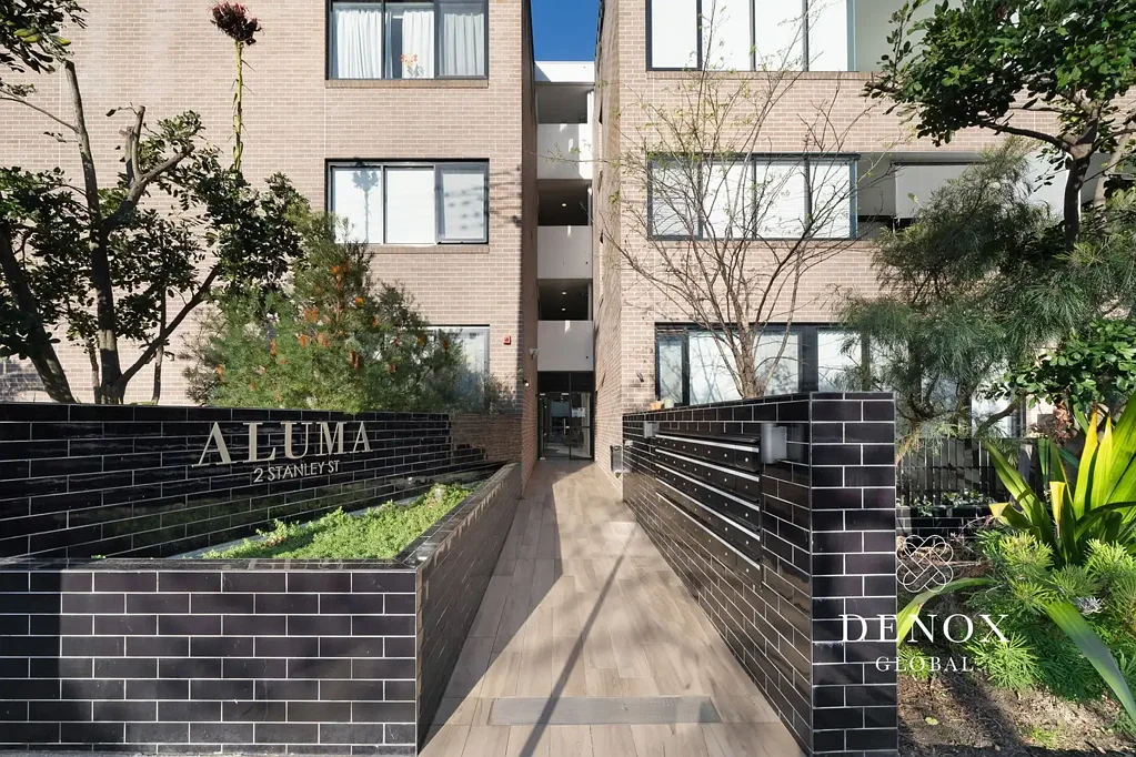 Furnished One Bedroom Apartment With Huge Study!