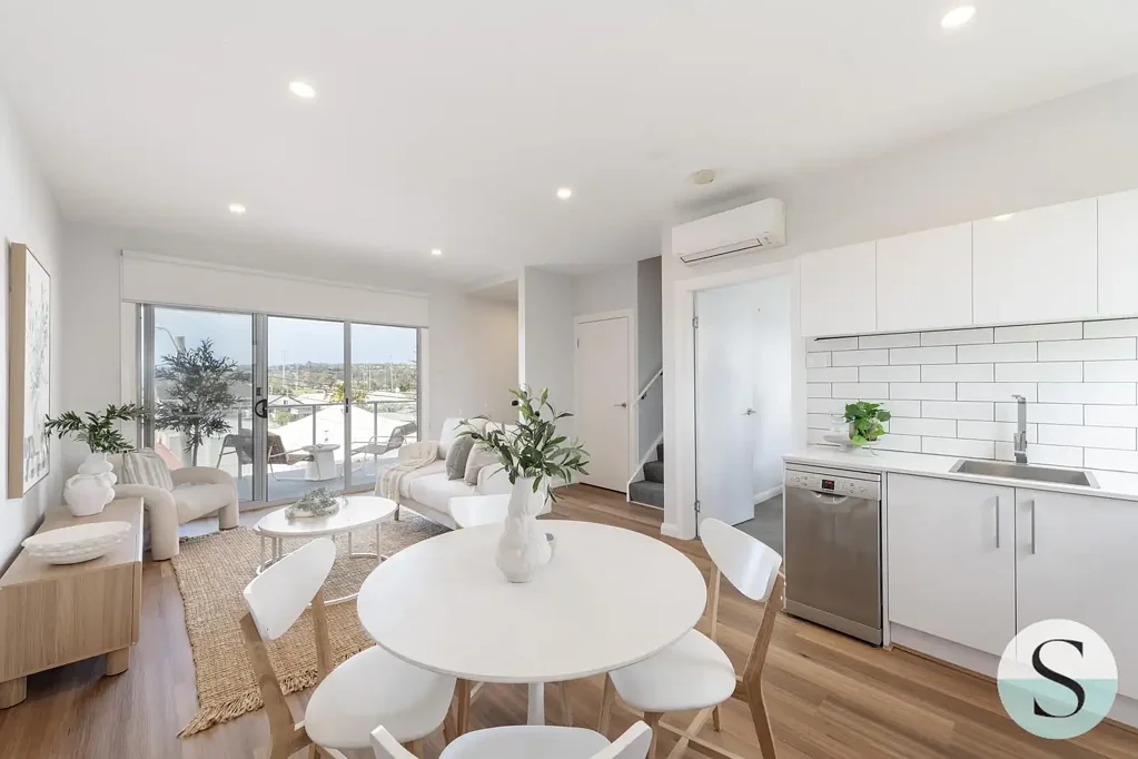 Adamstown 2Kwarto Beach Days, City Nights & a Place of Your Own! Private Penthouse in a Small Complex of only 4 Residences! Newer Build, Contemporary Sunny Interior!