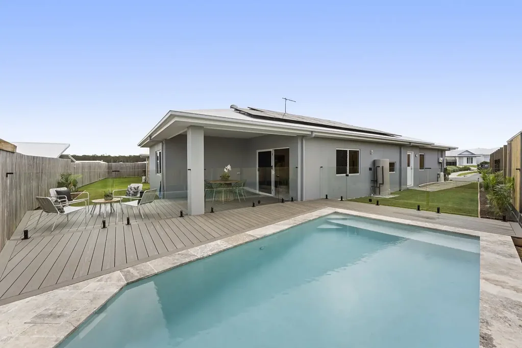 Redland Bay 4બેડરૂમ Everything Buyers Want | Pool, Side Access & Move-In Ready