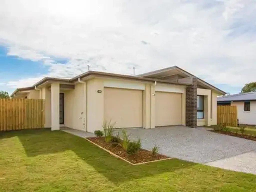 PRACTICAL 1 BEDROOM DUPLEX IN ROSEHAVEN ESTATE!