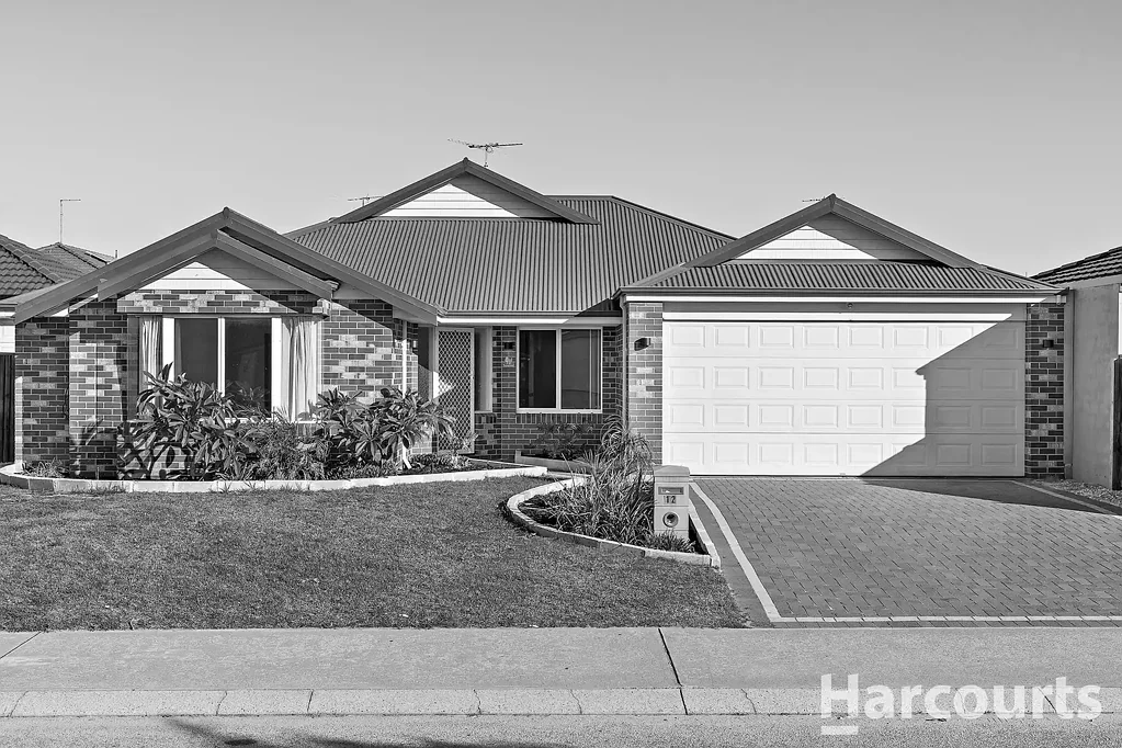 Halls Head 4chambre Under Offer by HARCOURTS Mandurah - Mitchell Seamer