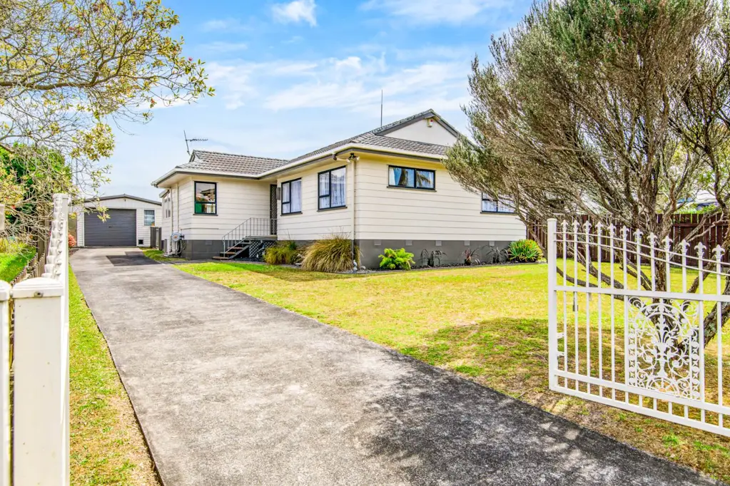 27 Cabello Place, Unsworth Heights, North Shore City, Auckland