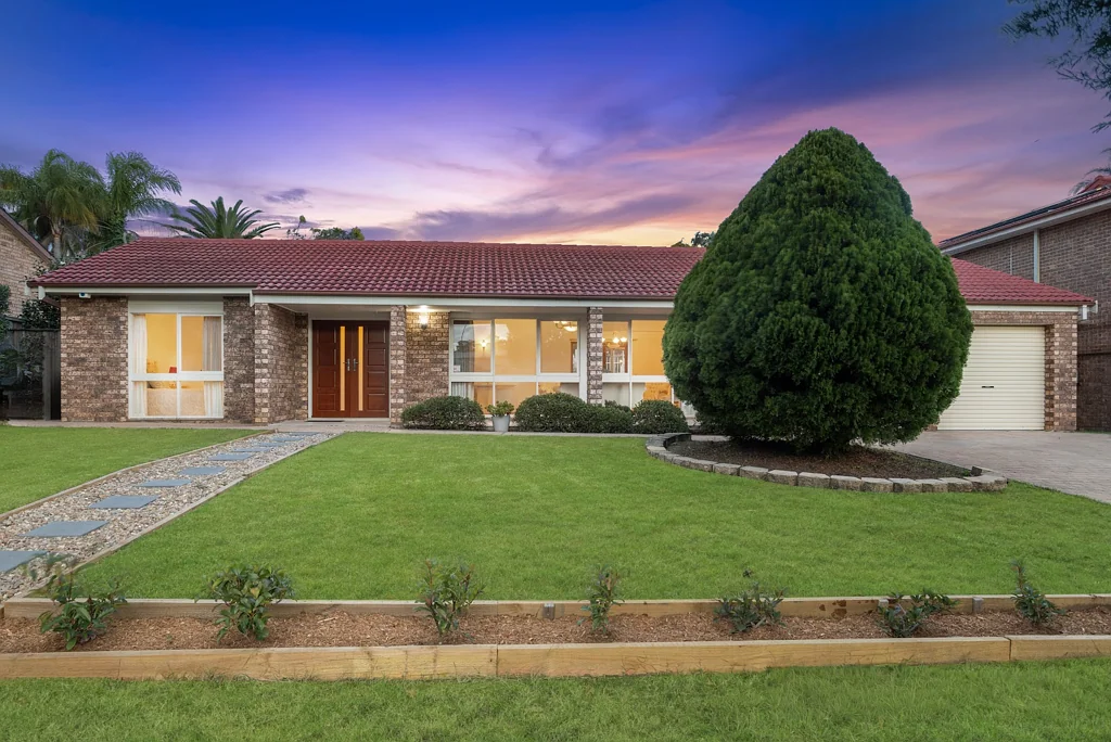 Castle Hill 4Zimmer Elegant single level home for family entertaining