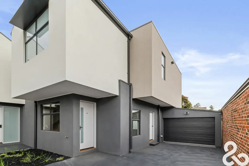 Modern 3-Bedroom Home Offering Lifestyle & Convenience