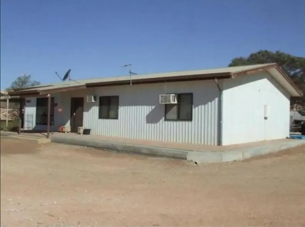 Coober Pedy 2ห้องนอน HUGE LIVING AREA - LARGE BEDROOMS AND PLESANT OUTLOOK