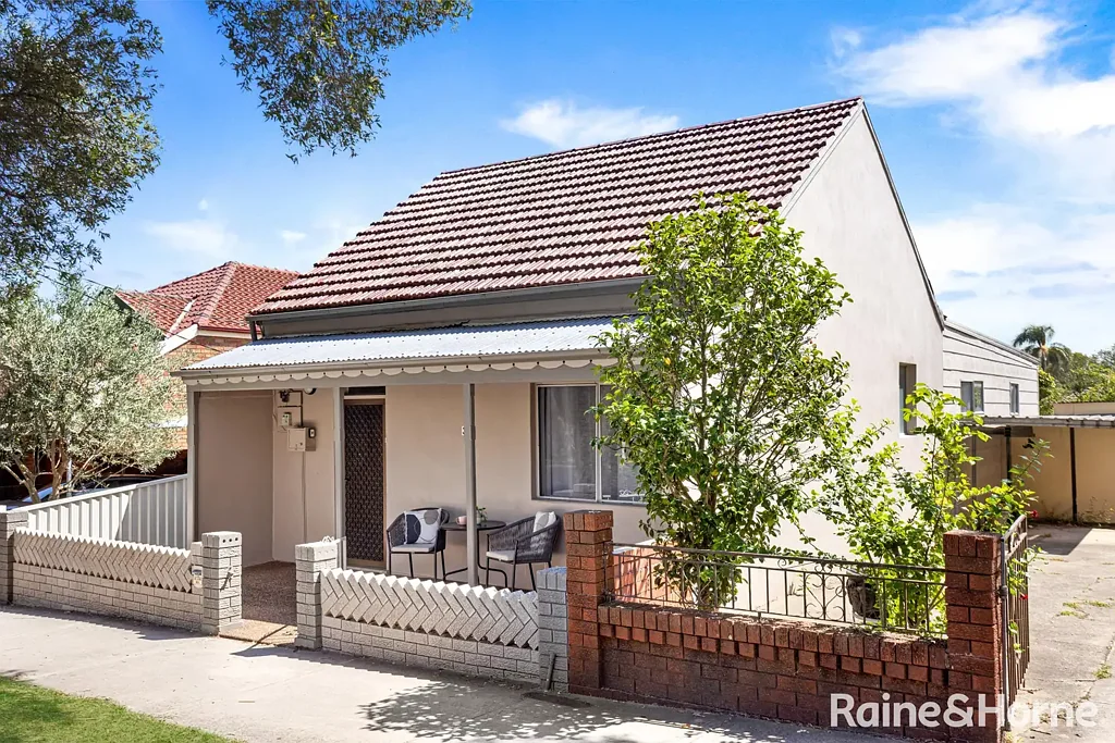 Well presented home ideal location