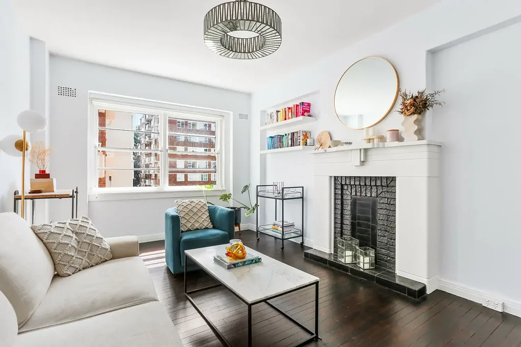 Tranquil home with Beare Park glimpses in 'Chatsbury'
