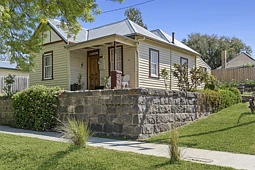 28 Service Street, Clunes
