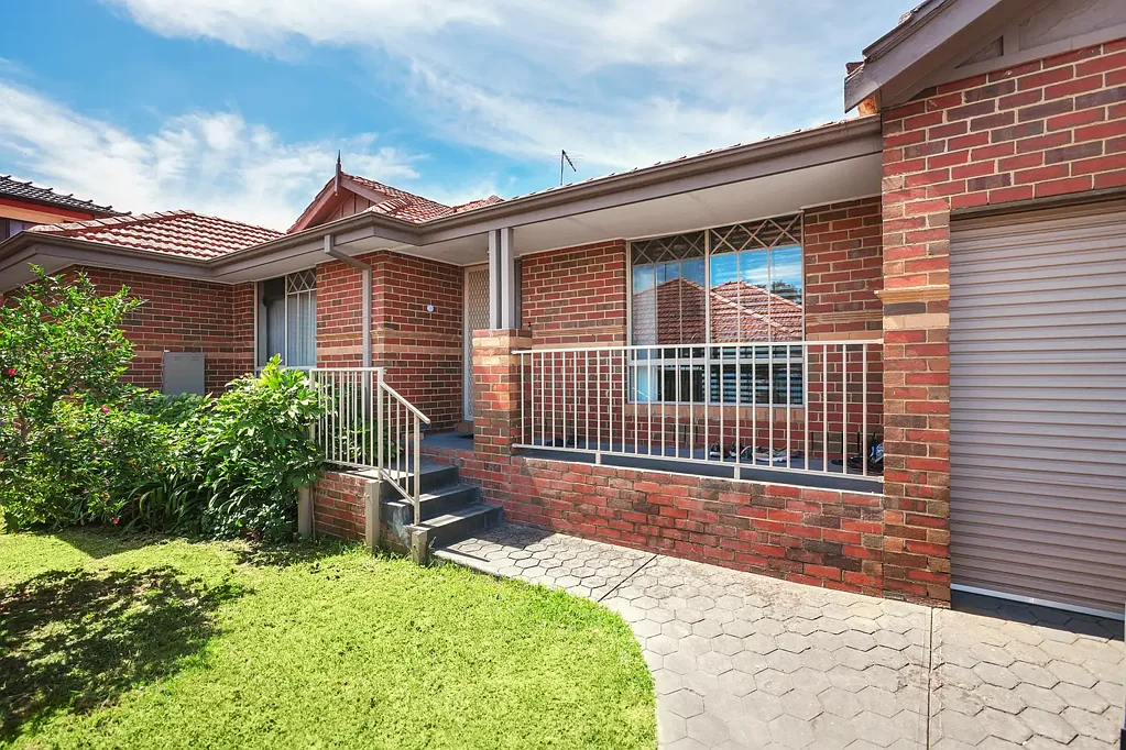 Perfect Location with Gardening Included