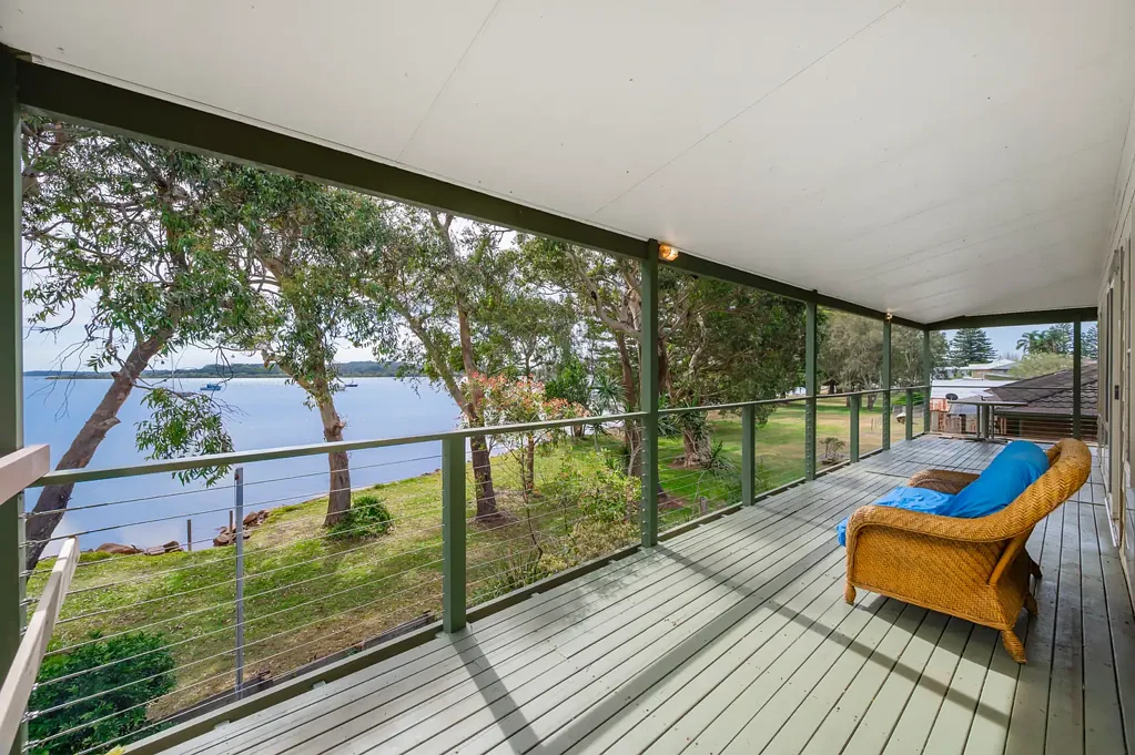 Taylors Beach 4房  Waterfront Living with Endless Potential
