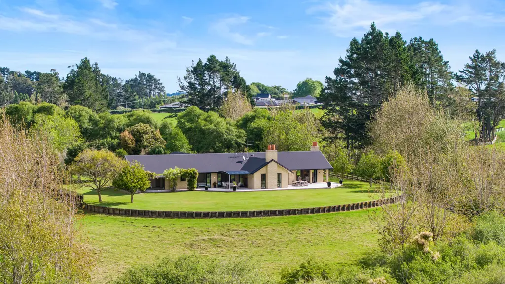 Karaka  Live lifestyle love location