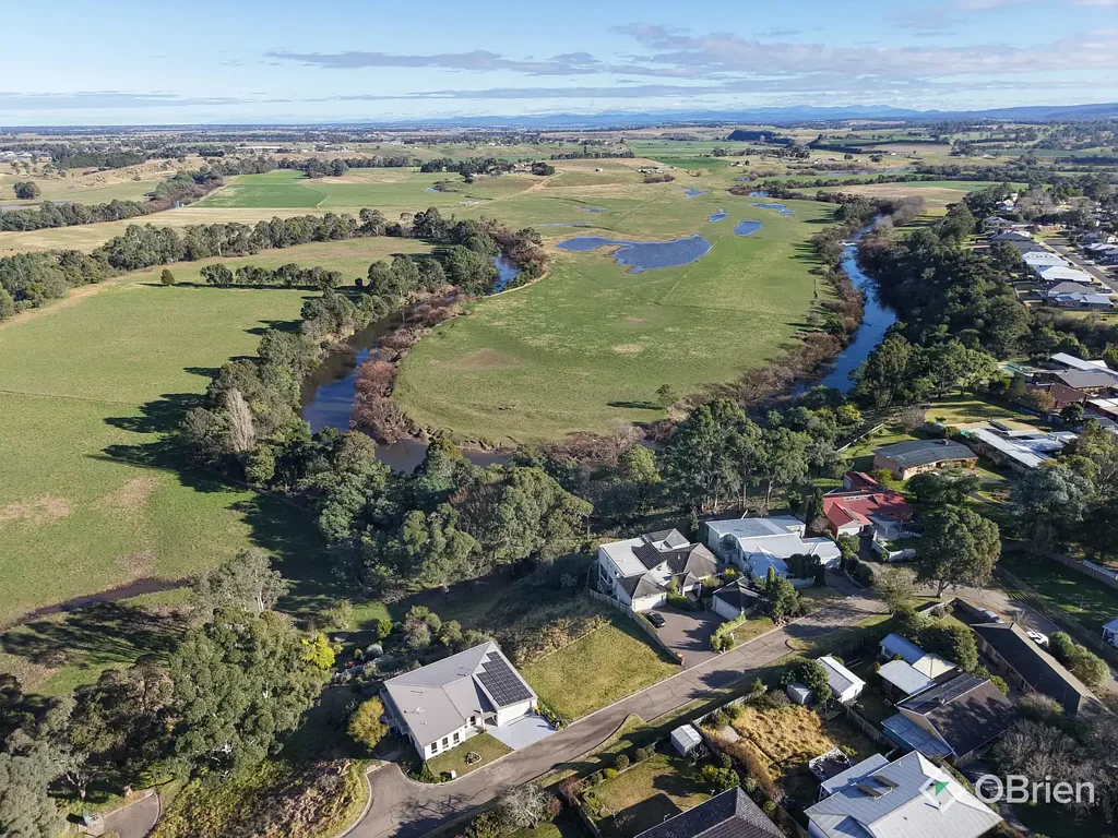 Bairnsdale An Outlook That Changes With the Seasons. Can you picture it?