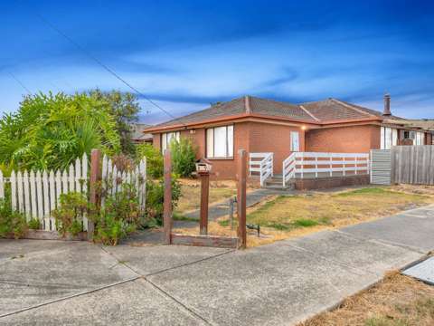 Spacious 3-Bedroom Home ? Ideal for Convenient, Car-Free Living