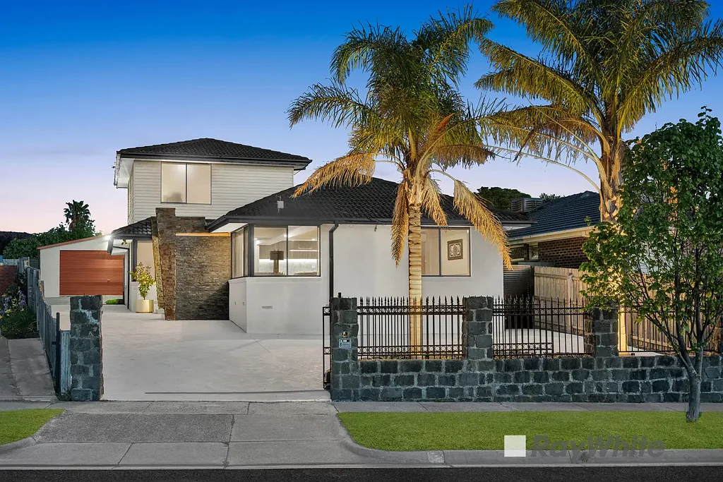 Dandenong North 5Zimmer Unrivalled Luxury & Versatility: Your Dream Home Awaits!