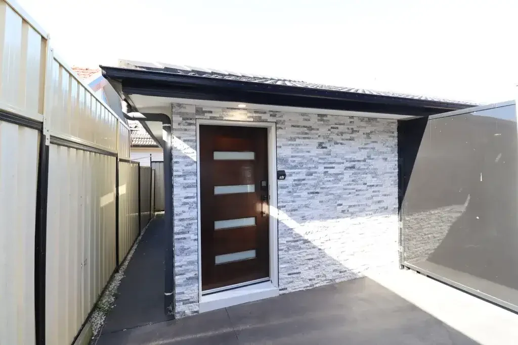 Modern 2-Bedroom Granny Flat in a Prime Greenacre Location