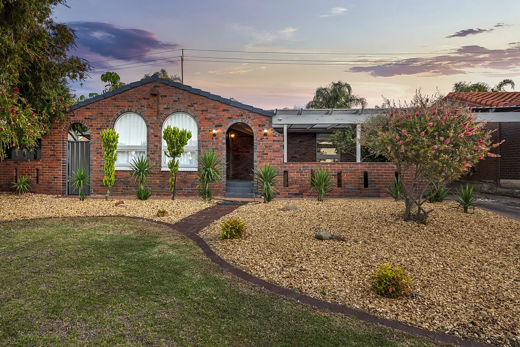 4 Roberts Crescent, Hope Valley, SA 5090