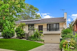 32 Apple Street, Constitution Hill