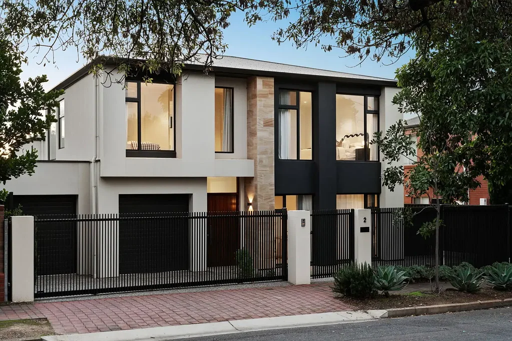 Fullarton 4房  Dual-Level Luxury Delivered to Fullarton's Leafy Streets.