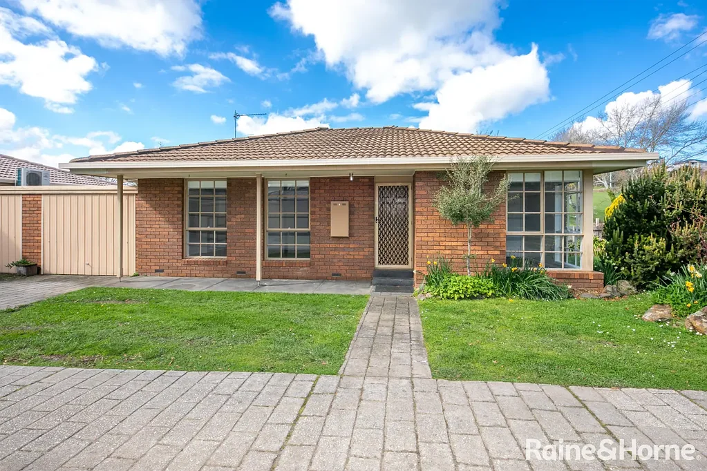 1/18 Fisher Street, Gisborne, VIC 3437
